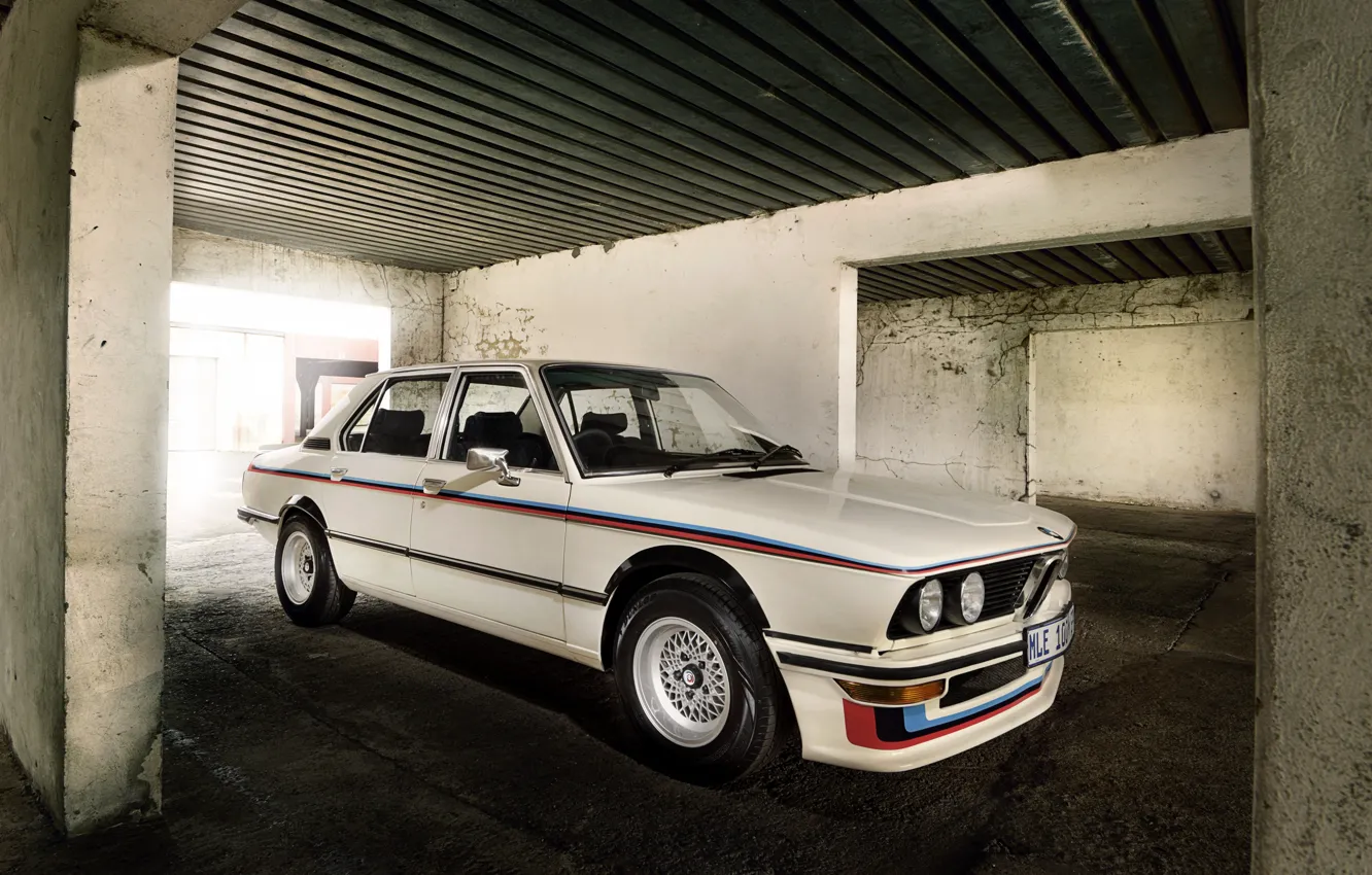 Photo wallpaper white, BMW, sedan, 1976, four-door, 5-series, E12, 530 MLE