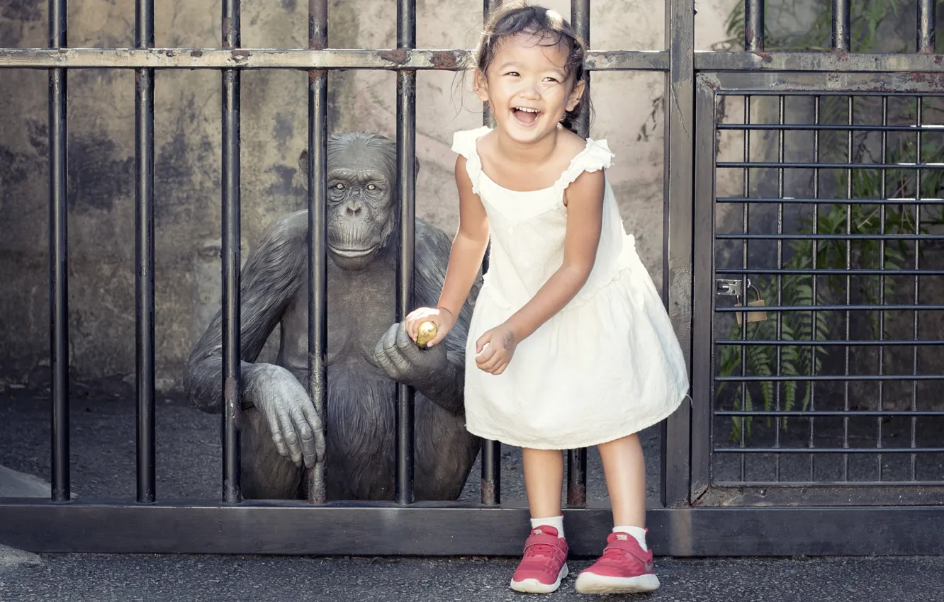 Photo wallpaper Girl, monkey, banana, funny, children, kid, emotions, other, naugty child
