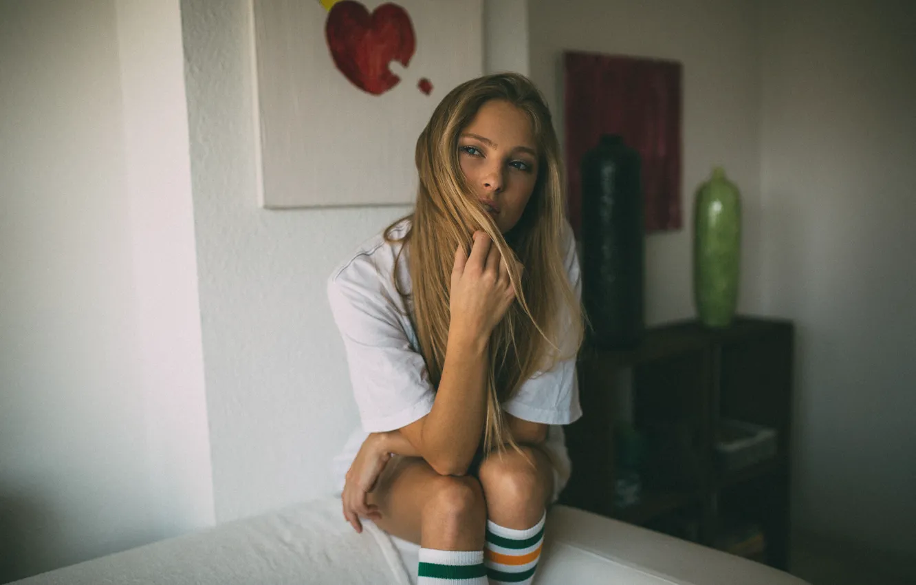Photo wallpaper girl, pose, picture, t-shirt, blonde, legs, sitting, Alex Haala