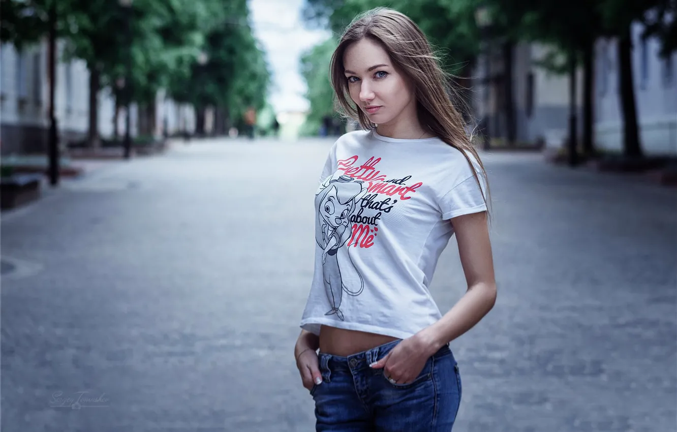 Photo wallpaper girl, street, jeans, figure, t-shirt, Sergei Timashev, Natasha Sinkevich
