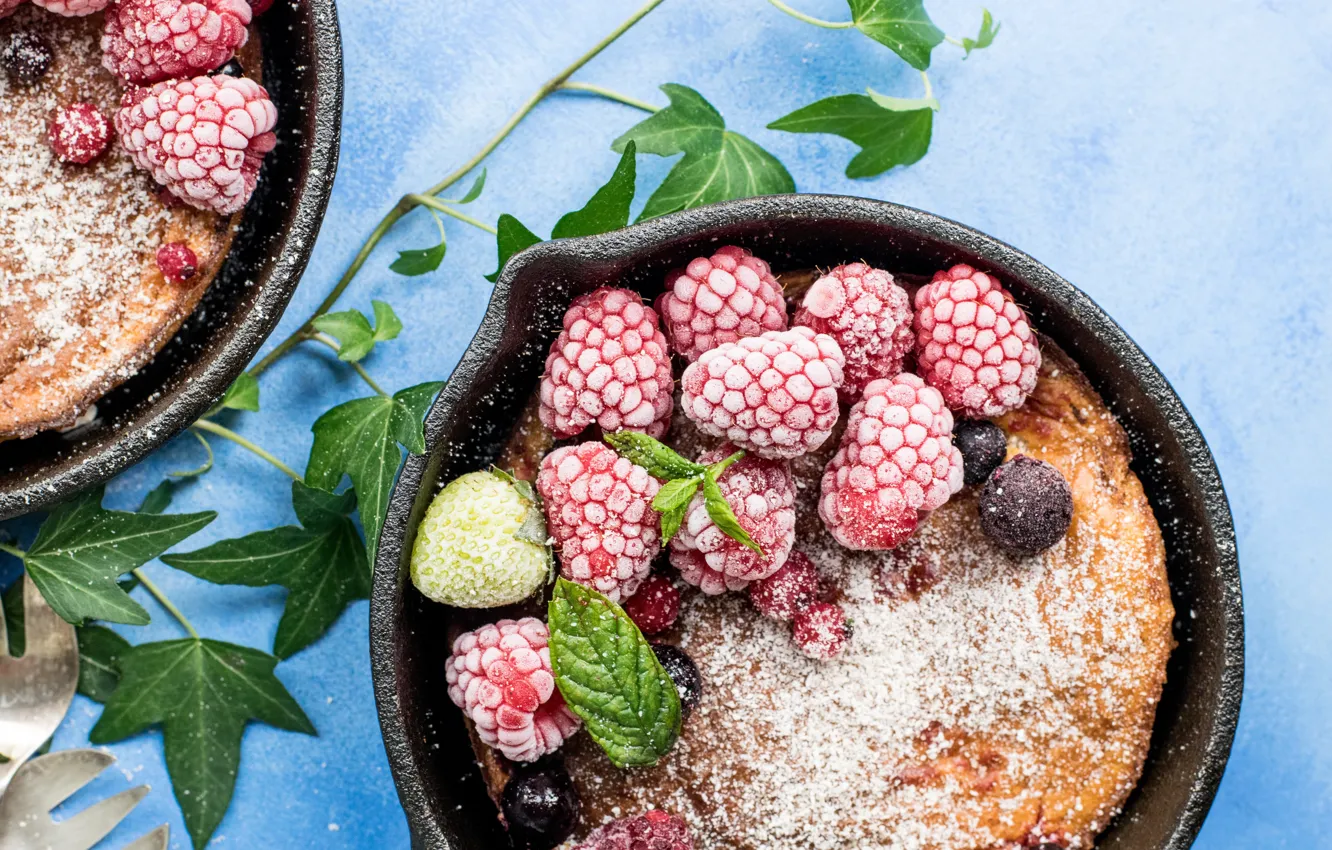 Photo wallpaper berries, raspberry, pie, cakes, blue background, ivy, pan