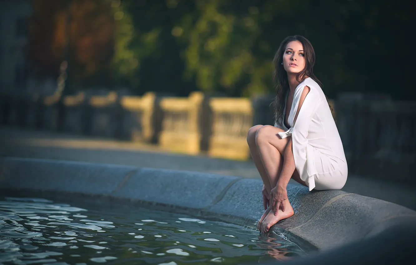 Wallpaper girl, fountain, legs, in white, bokeh, knees, Laws images for  desktop, section девушки - download